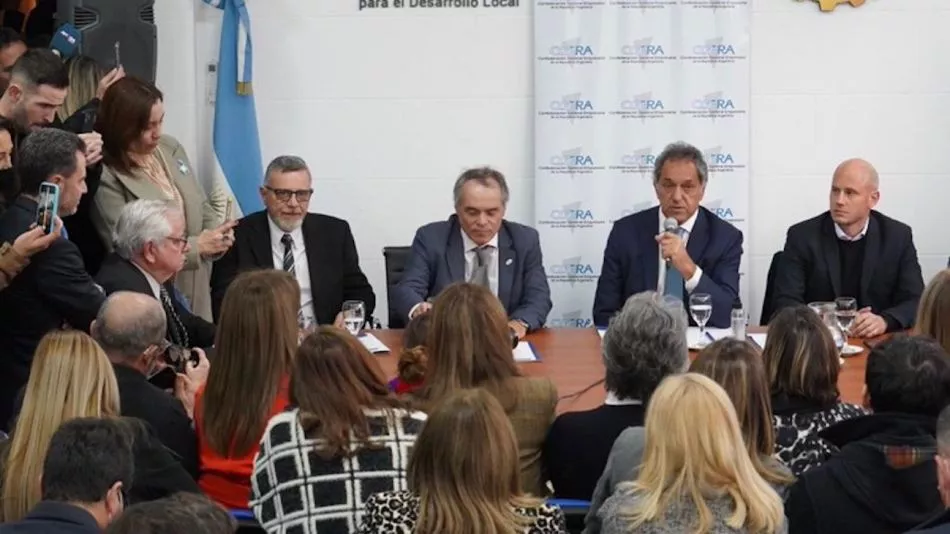 reunion-daniel-scioli-cgera-1374750