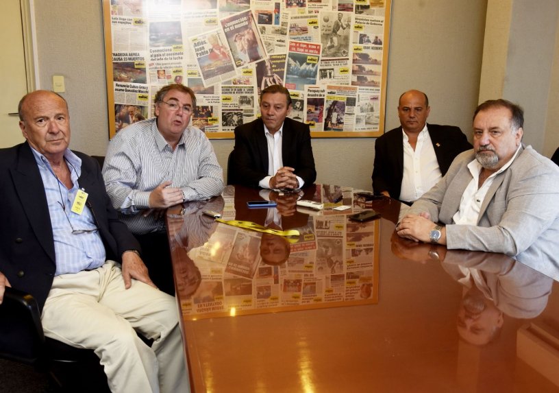 atilio-martinelli-marco-meloni-daniel-rosato-francisco-luruena-y-alejandro-bartalini-miembros-de-industriales-pymes-argentinos-dieron-deta_816_573_16